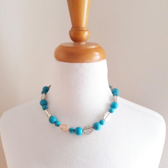 Vintage Chalk Turquoise & Leaf Beaded Necklace - Picture 4 of 7